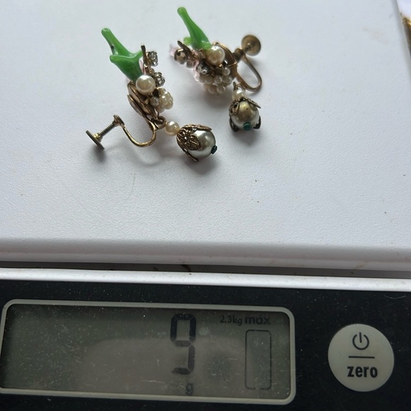 Vintage Rare Early Miriam Haskell Robert Brass Filigree glass leaf Earrings Set - Picture 3 of 17